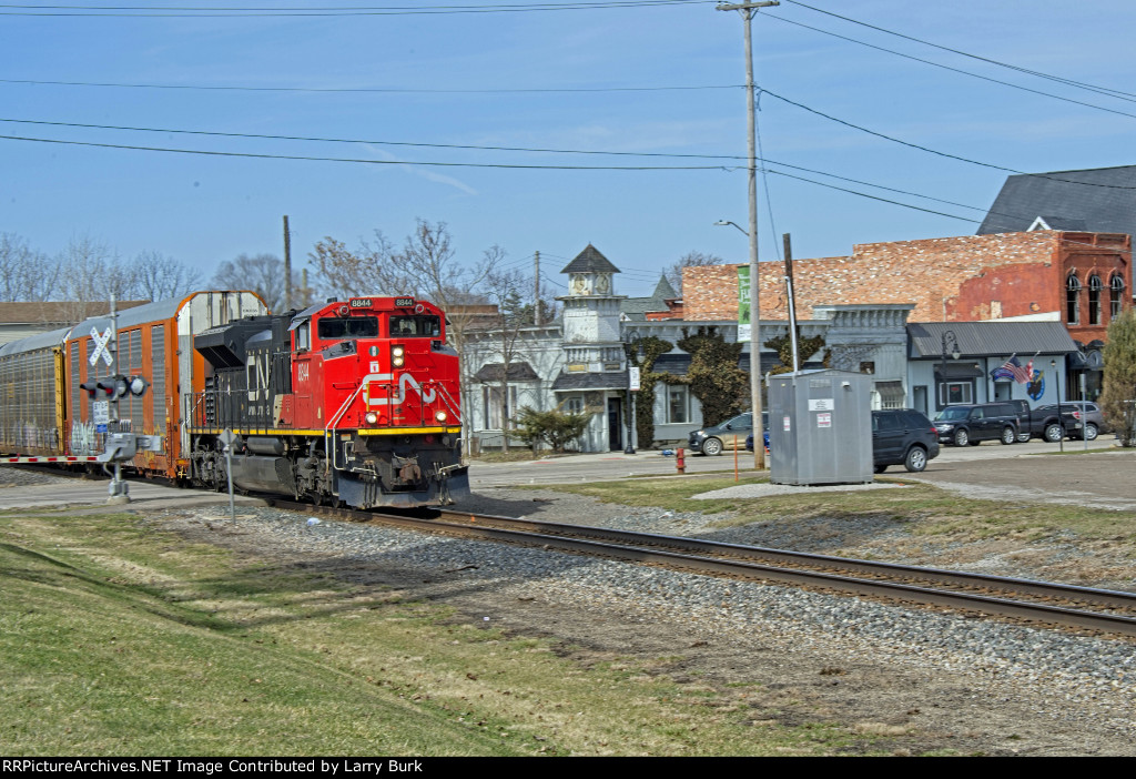 CN 8844 at Holly